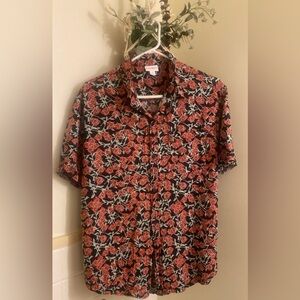 LulaRoe Casual Button Down, Men’s Medium,Hawaiian, red rose floral pattern.